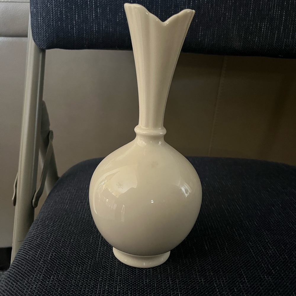 Elegant Cream Vase